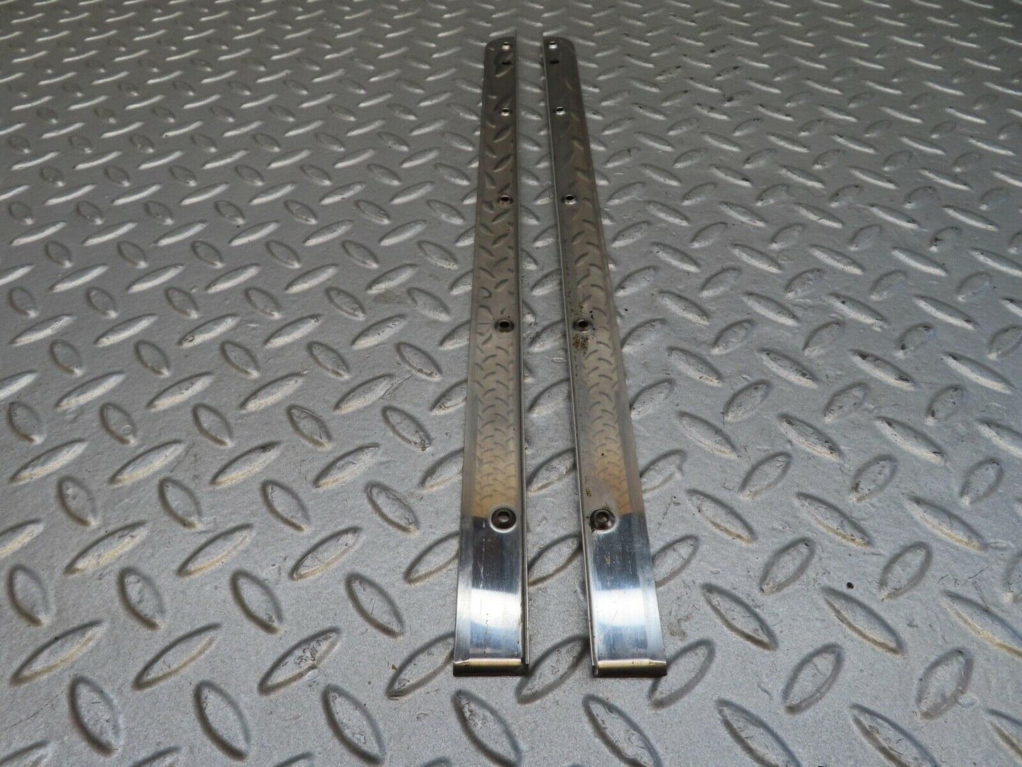14386 Mercedes-Benz W116 350SE Sunroof Sliding Guide Rail L/R