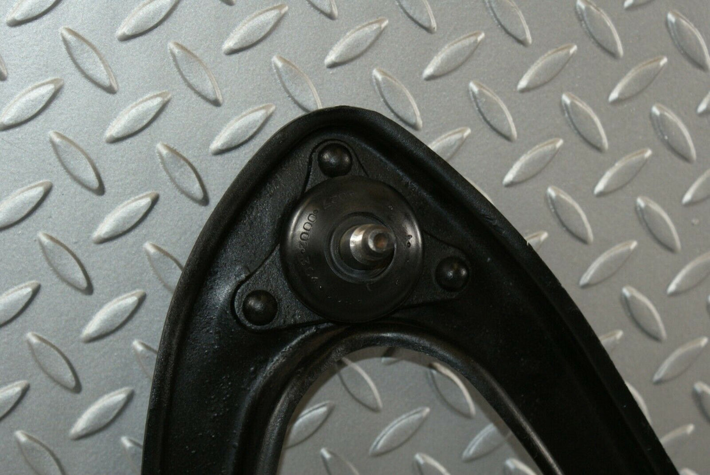 3213 Mercedes-Benz W115 220D Front Right Upper Control Arm