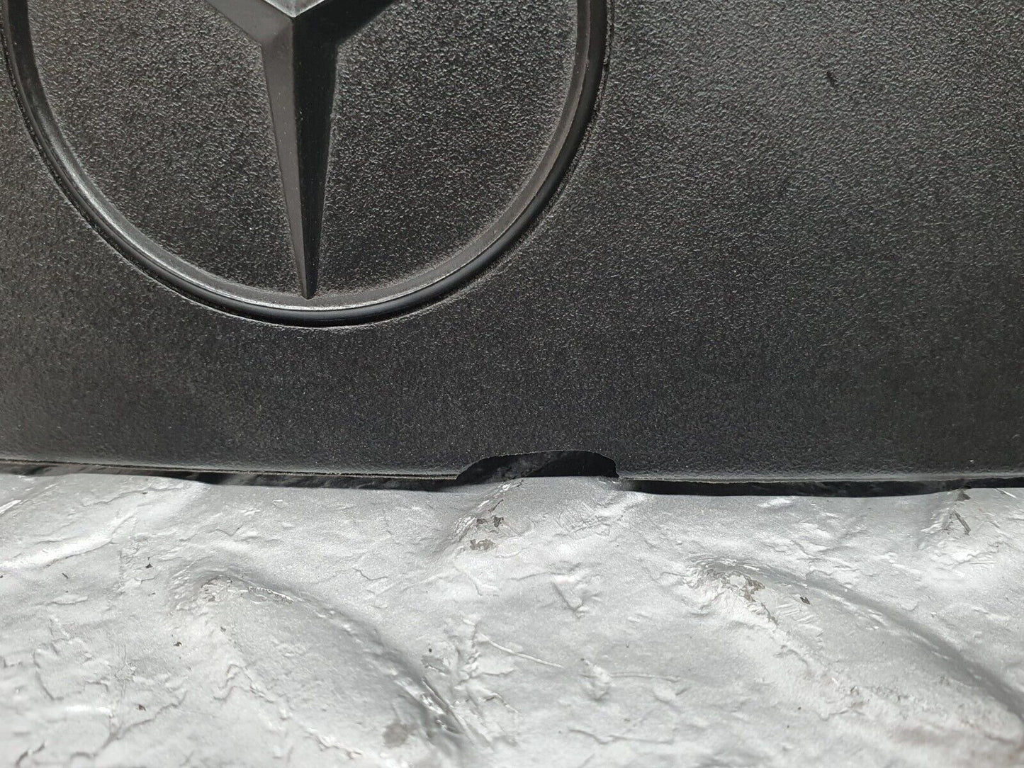 41961 Mercedes-Benz W202 C200 Engine Cover 1111580185