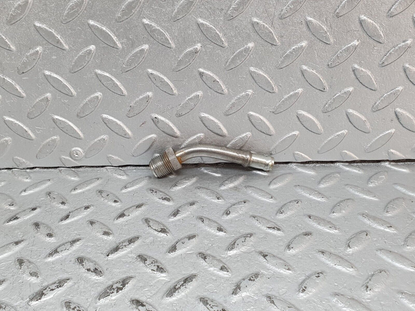 41241 Mercedes-Benz W126 300SE Power Steering Hose Pipe