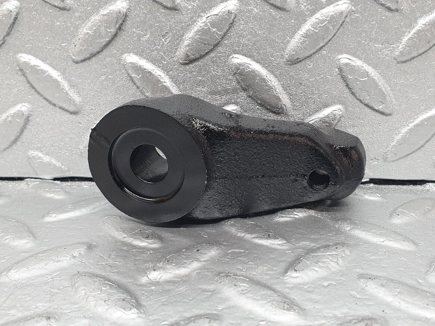 43557 Mercedes-Benz C126 380SEC Coupe Belt Tensioner Pulley Bracket 1171320040