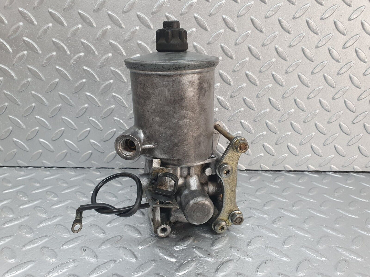 42461 Mercedes-Benz R129 320SL Coupe Power Steering Pump 2104661901 7681900501