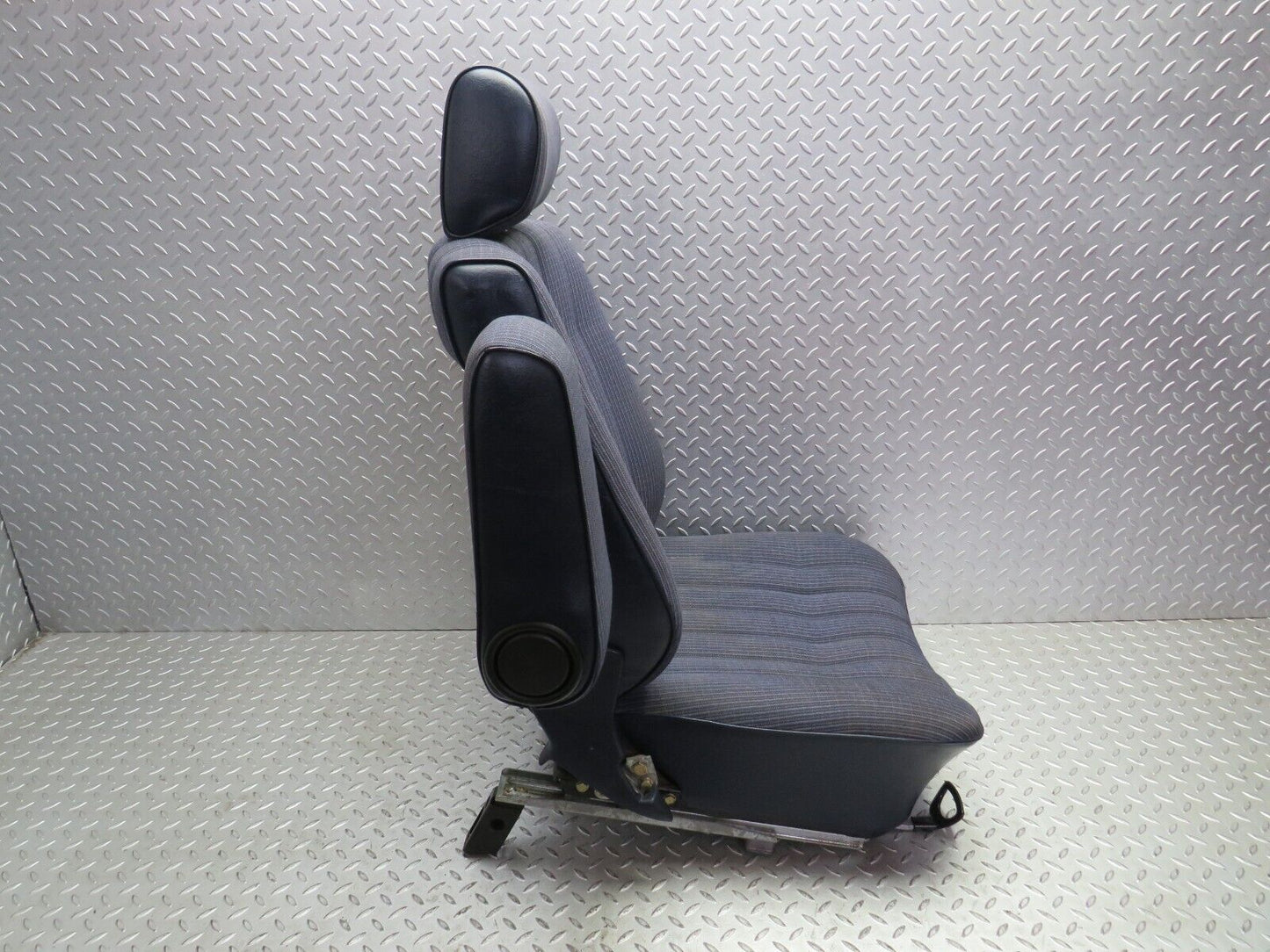32032 Mercedes-Benz W123 230E Front Left Passenger Seat Blue