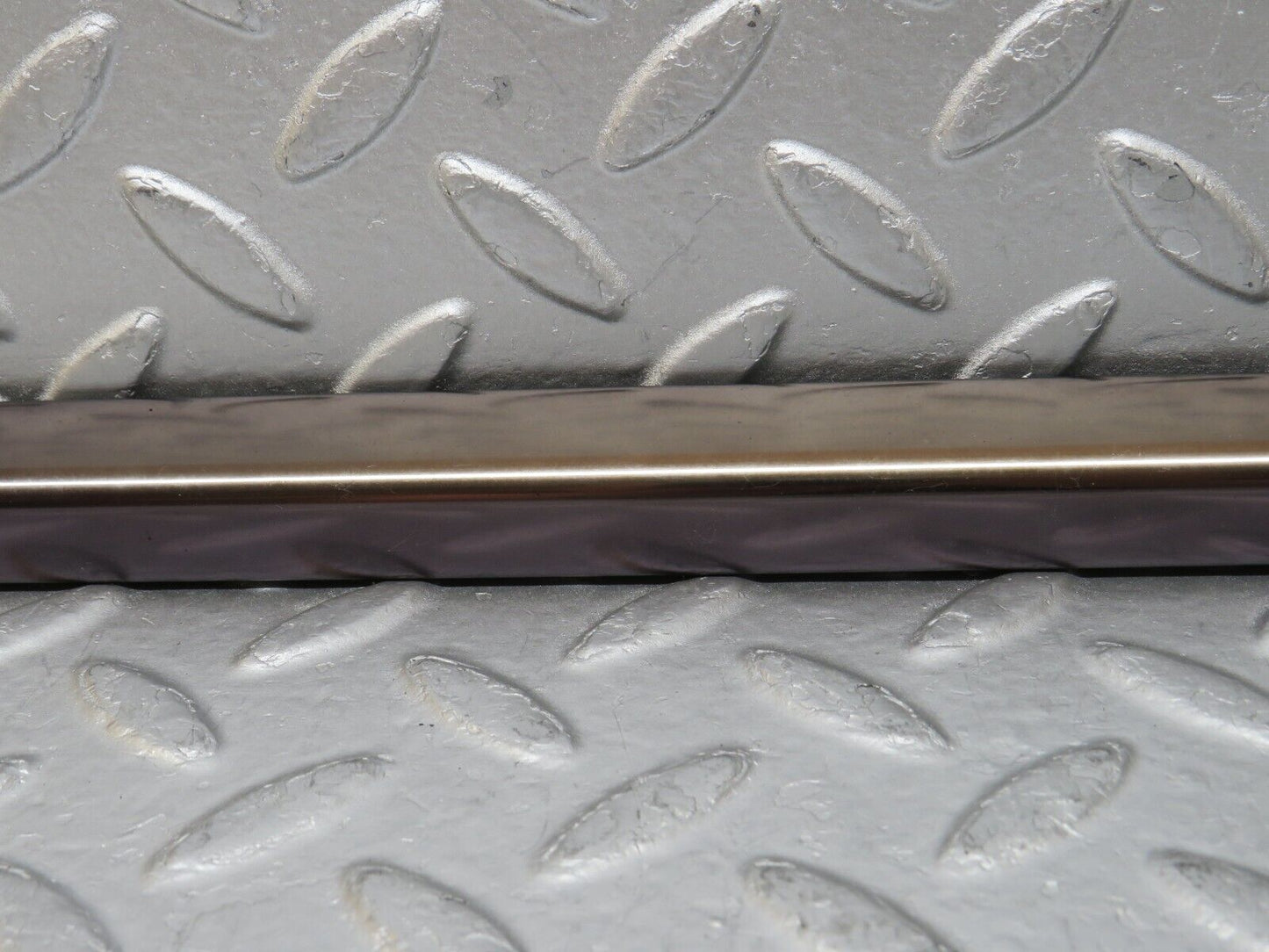 35079 Mercedes-Benz W210 320E Front Right Door Window Exterior Trim