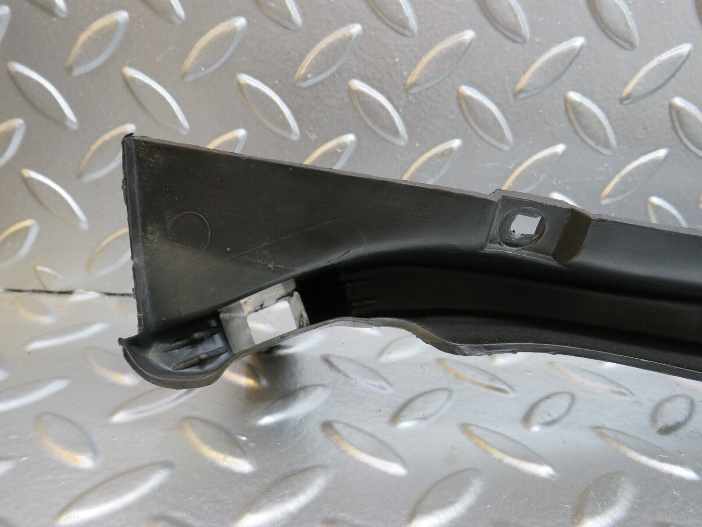 29613 Mercedes-Benz W124 230E Water Drain 1246202667 1246200978 1246200778