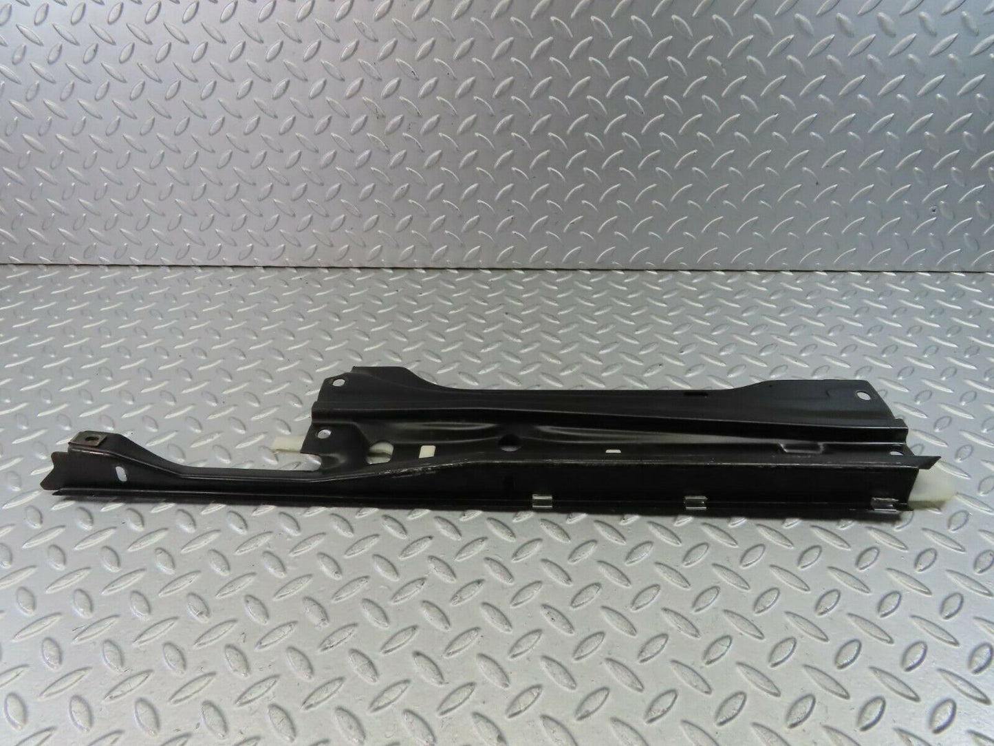 9314 Mercedes-Benz C124 300CE Coupe Rear Window Channel Support Left