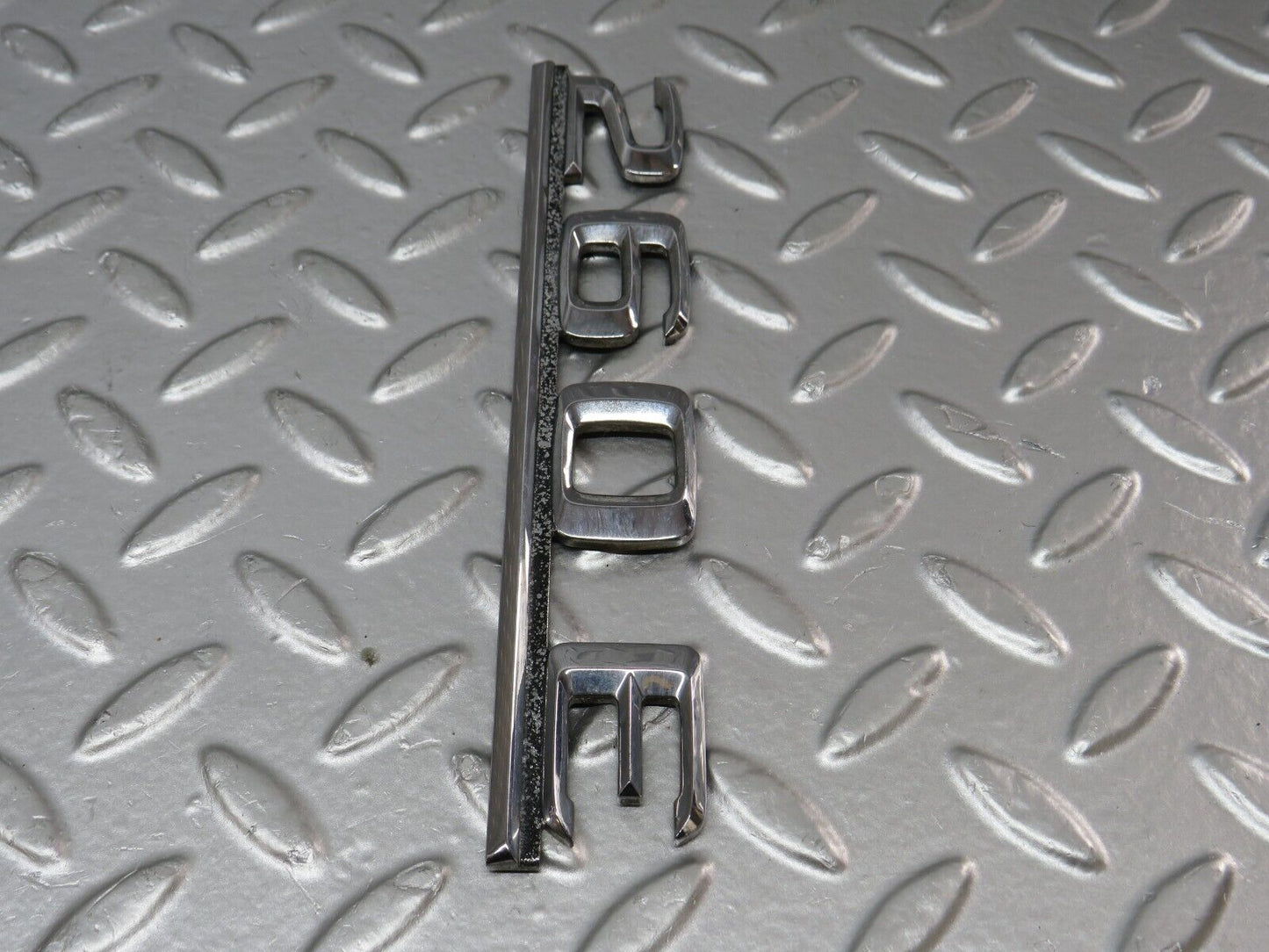 33964 Mercedes-Benz W124 260E Trunk Lid Badge Emblem 1248171515