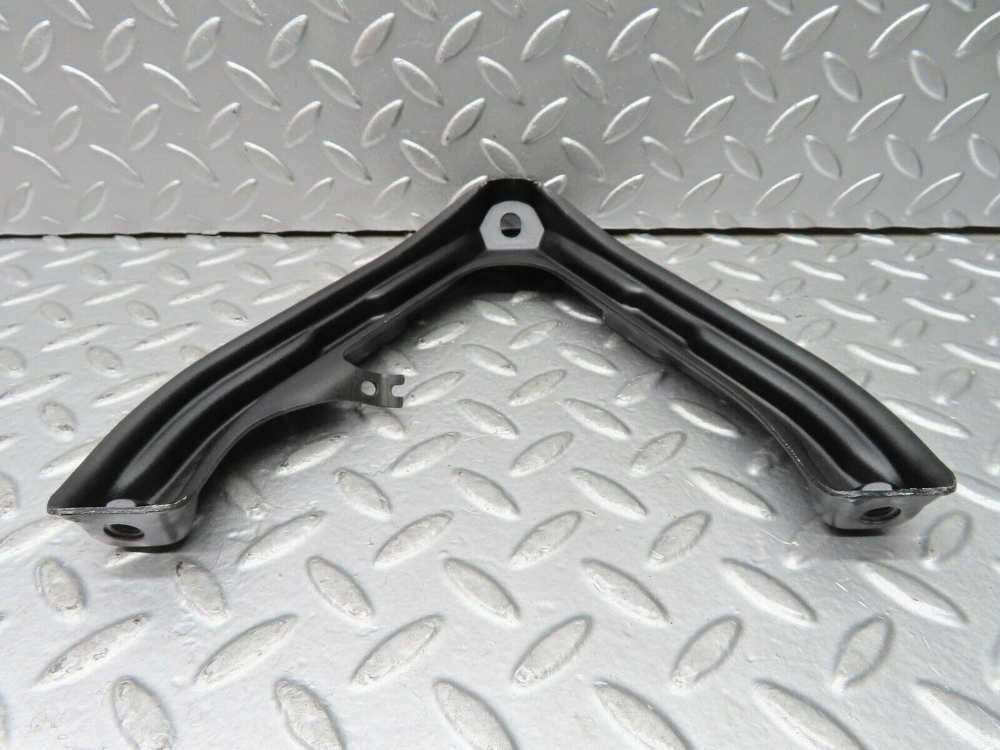 21288 Mercedes-Benz W123 230E Air Intake Manifold Bracket