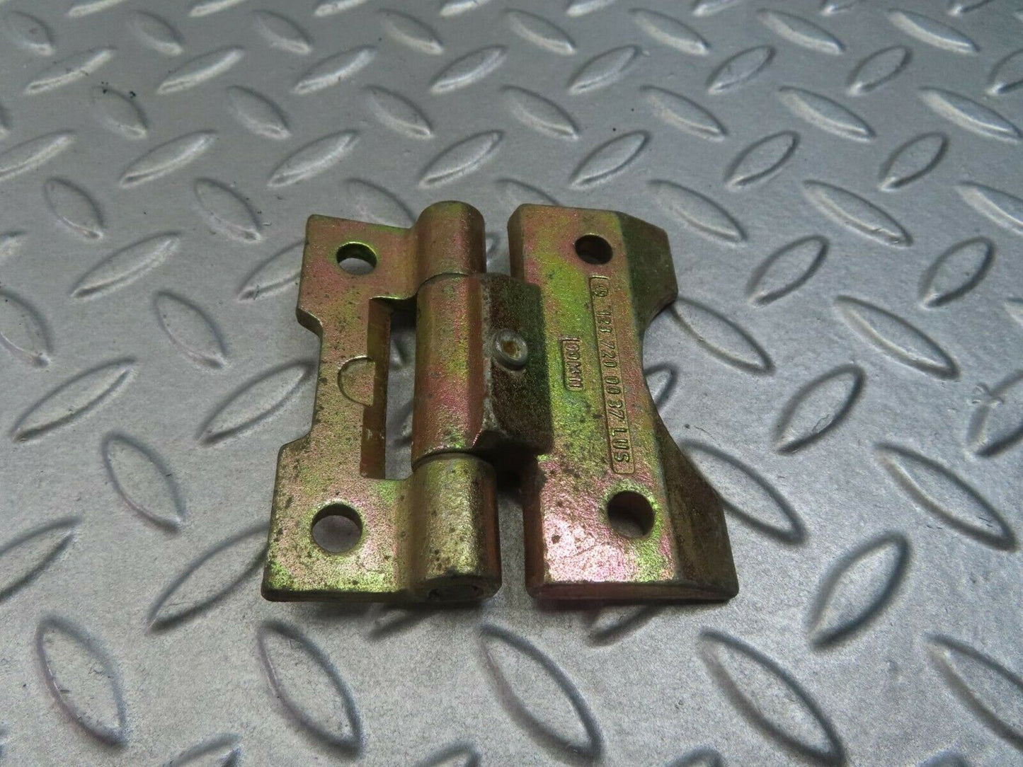 8262 Mercedes-Benz W123 Door Hinge 1237200037