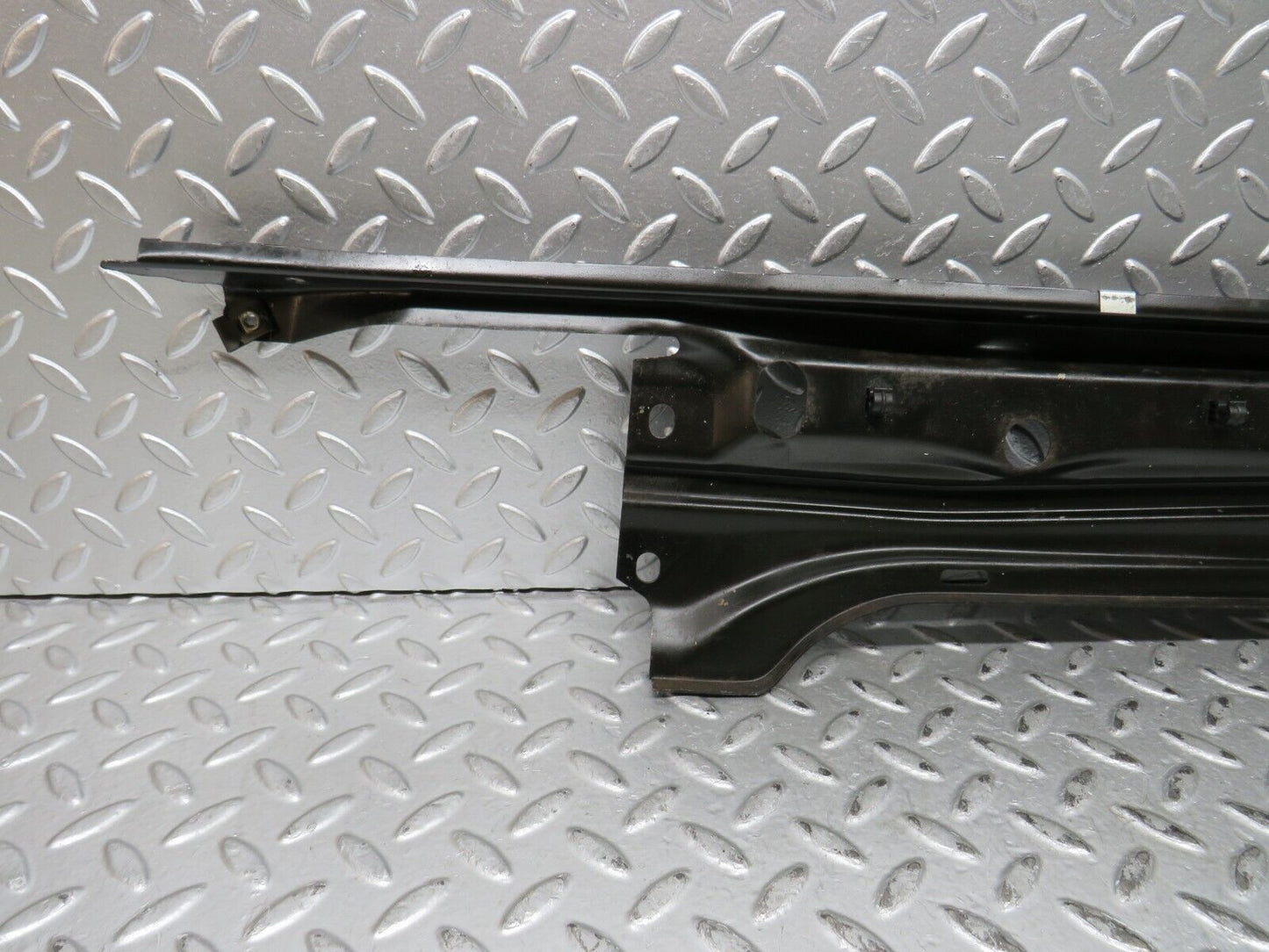 28990 Mercedes-Benz C124 320CE Coupe Rear Window Channel Support Left Side