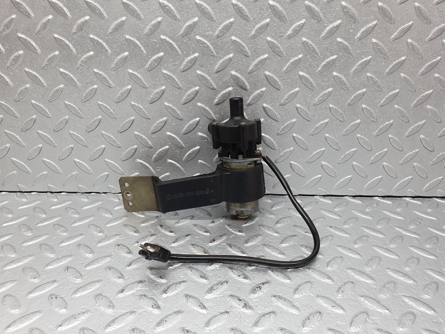 41085 Mercedes-Benz W126 300SE Auxiliary Heating Water Pump 1268301814