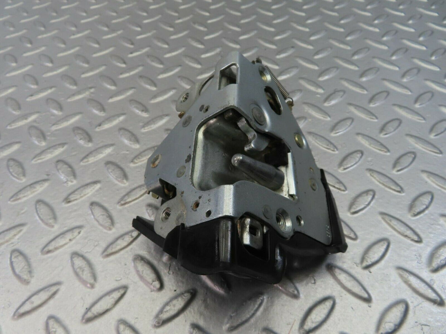 10725 Mercedes-Benz W123 230E Rear Left Door Lock Mechanism 1237330108