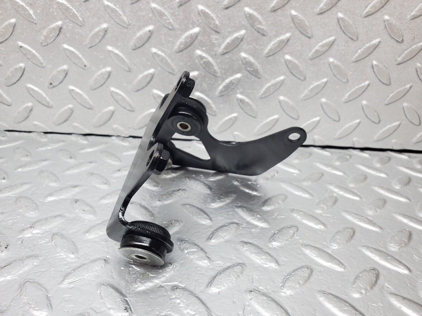 45296 Mercedes-Benz R129 300SL Coupe Heating Water Pump Bracket
