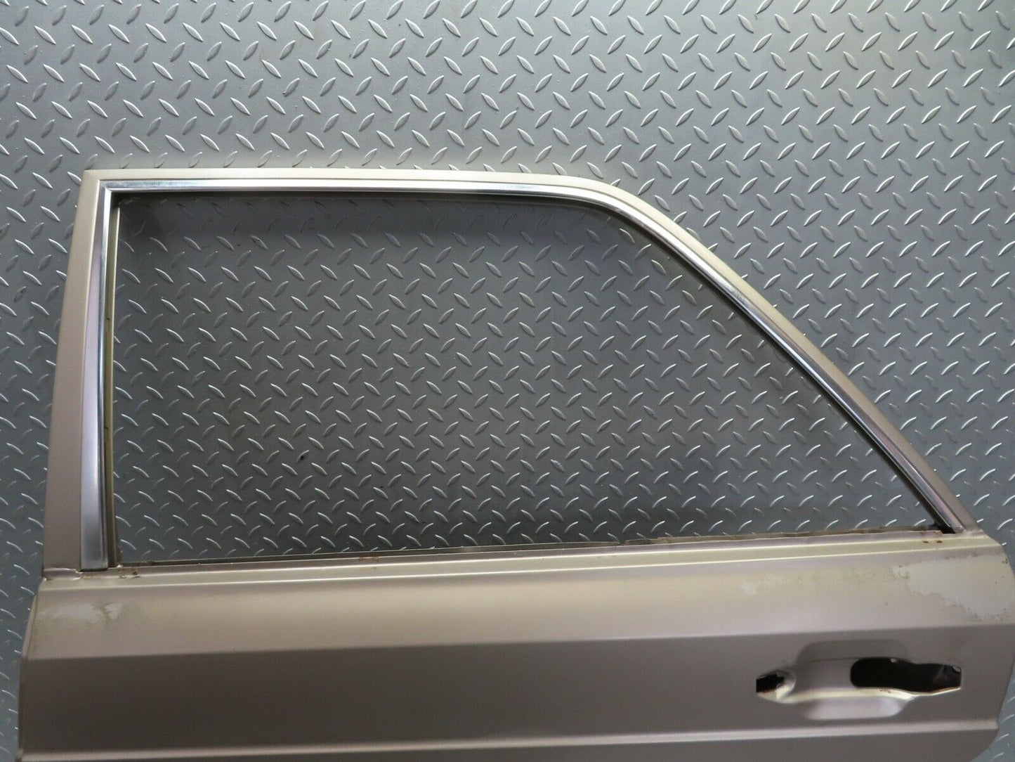 21534 Mercedes-Benz W126 300SE Rear Left Door