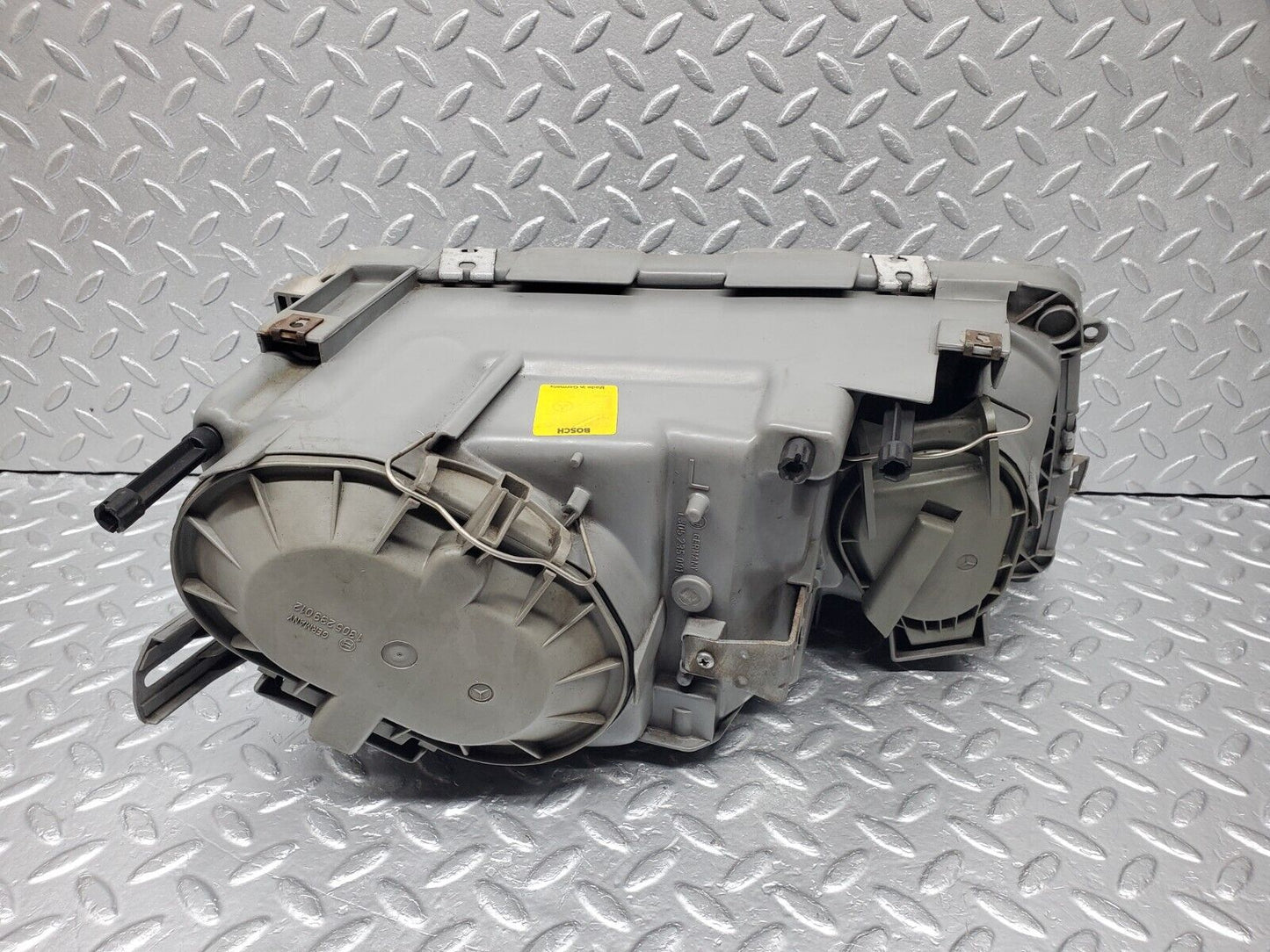 45827 Mercedes-Benz W126 420SE Headlight Left Bosch 0301065705 1268209461