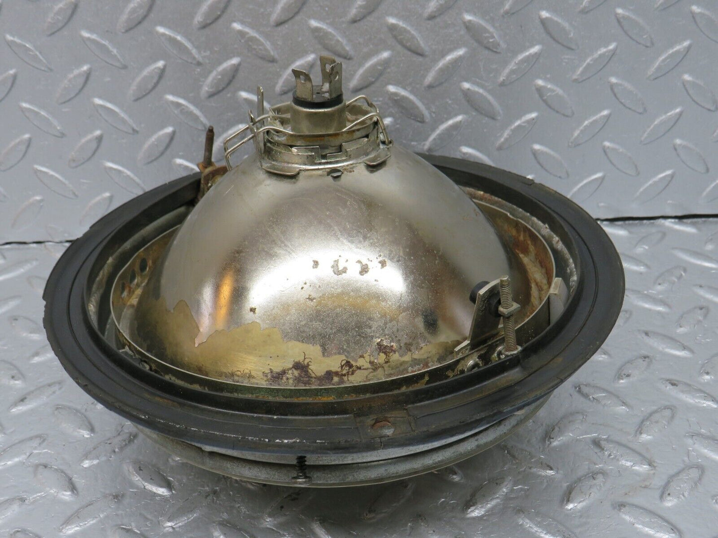40507 Mercedes-Benz W110 230 Front Right Headlight Hella