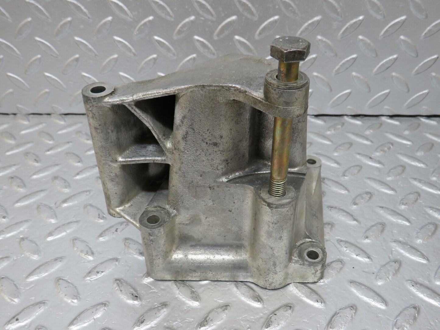 34505 Mercedes-Benz C126 380SEC Coupe Alternator Generator Bracket 1171550735