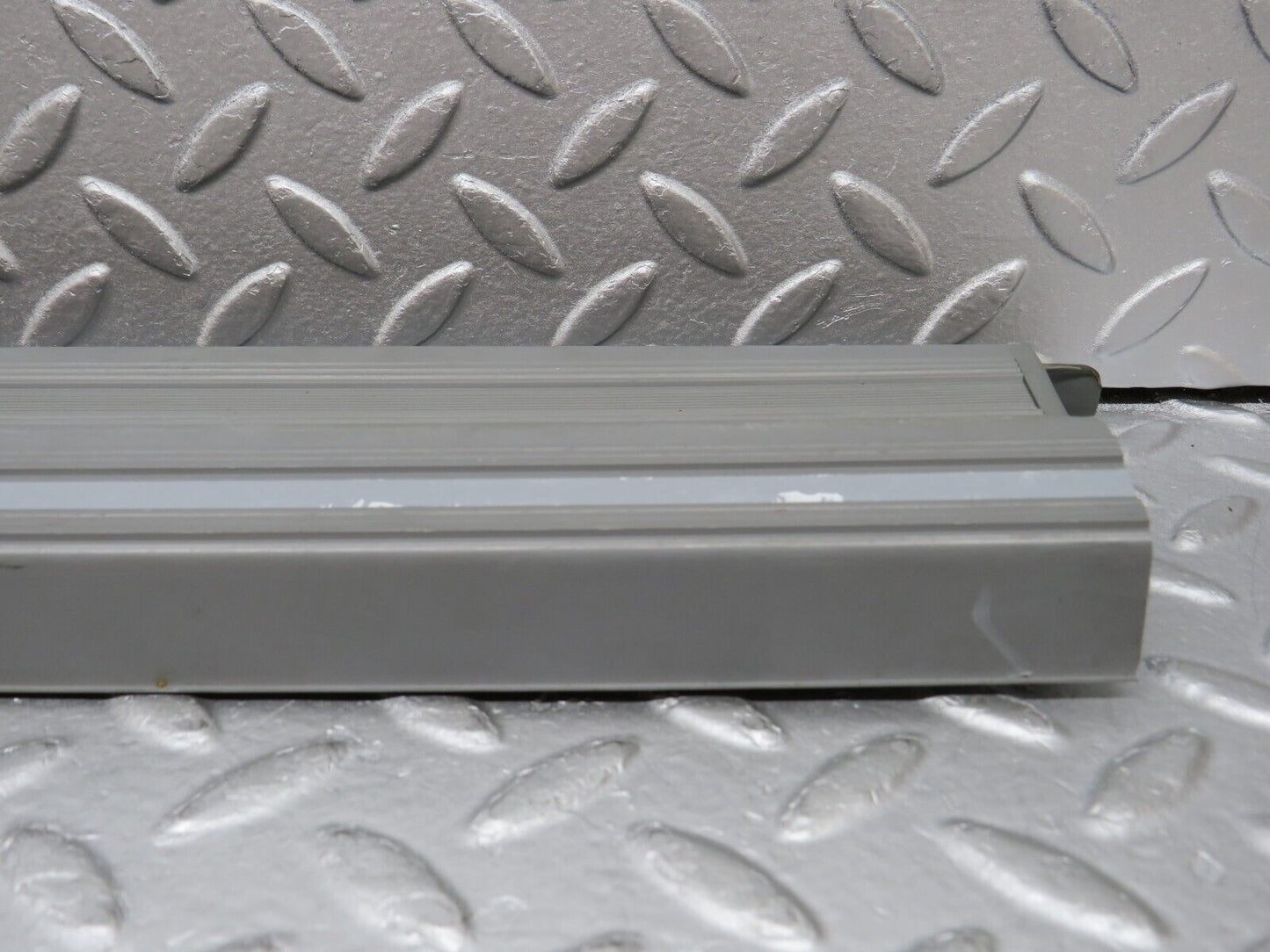 35991 Mercedes-Benz W126 420SE Rear Right Door Sill Trim Grey