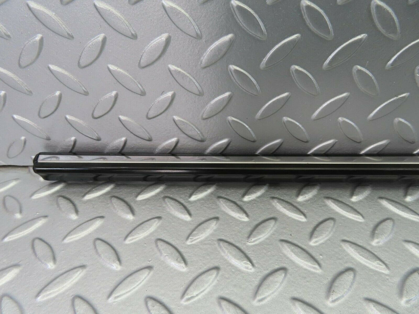 10240 Mercedes-Benz W123 Rear Right Door Centre Moulding Trim