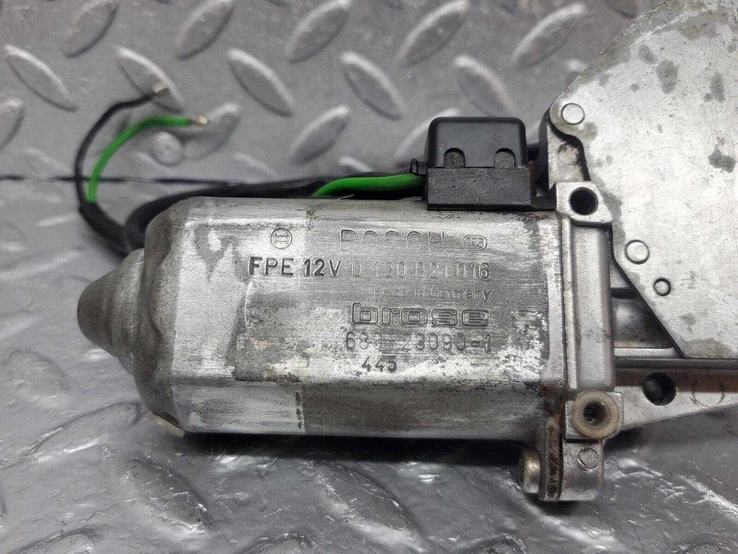 44294 Mercedes-Benz W123 280E Rear Right Window Regulator Motor 0130821016