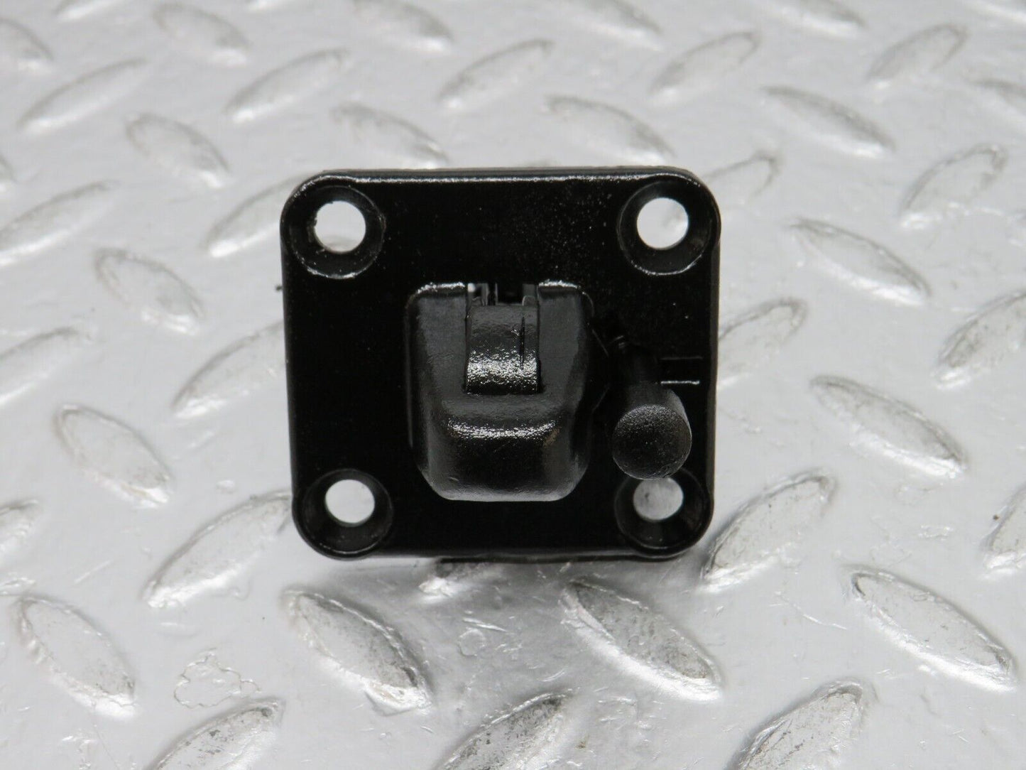 0774 Mercedes-Benz C107 350SLC Coupe Bonnet Lock Catch