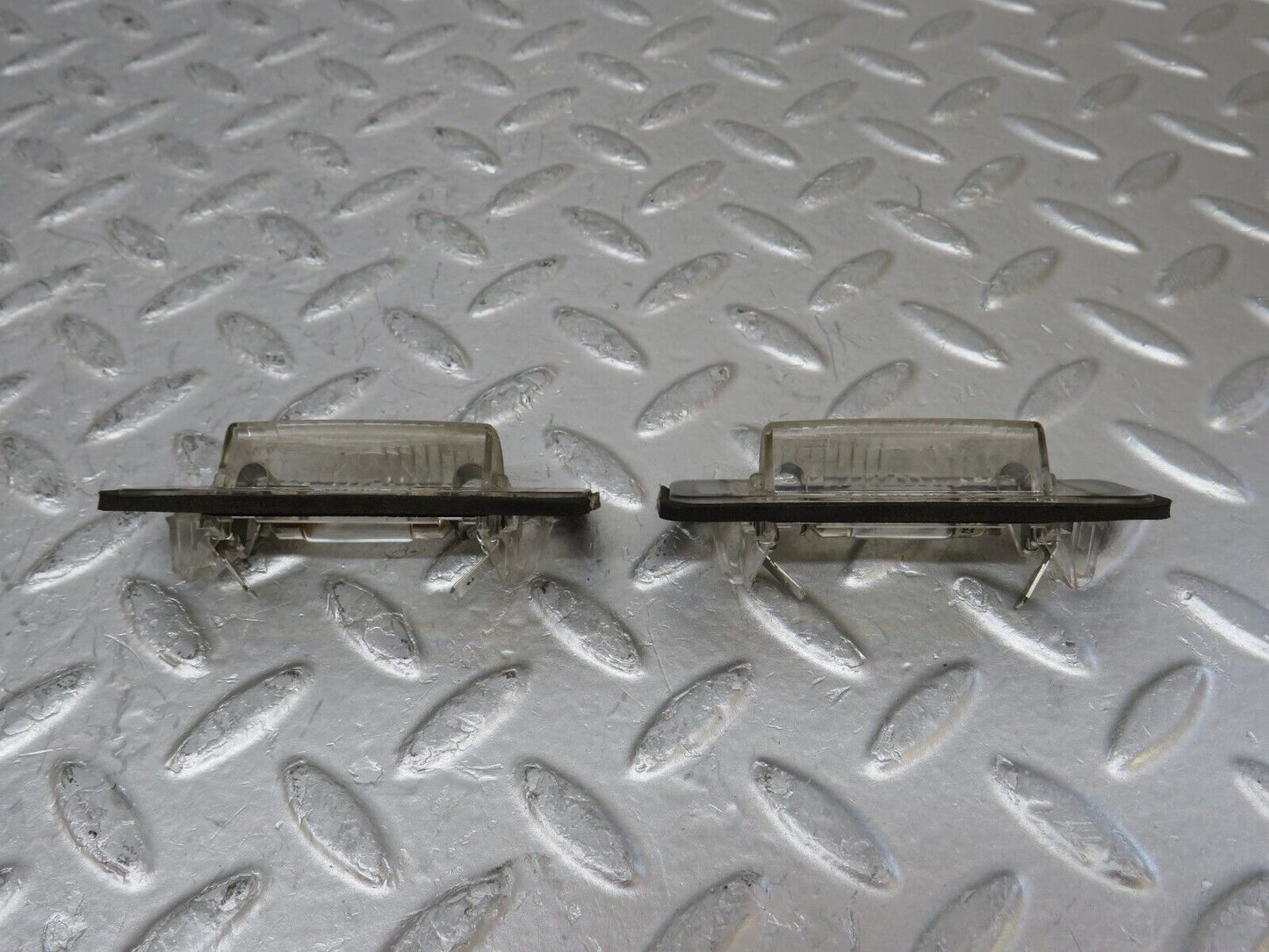 34884 Mercedes-Benz W210 320E number Plate Light 2x 2108200356
