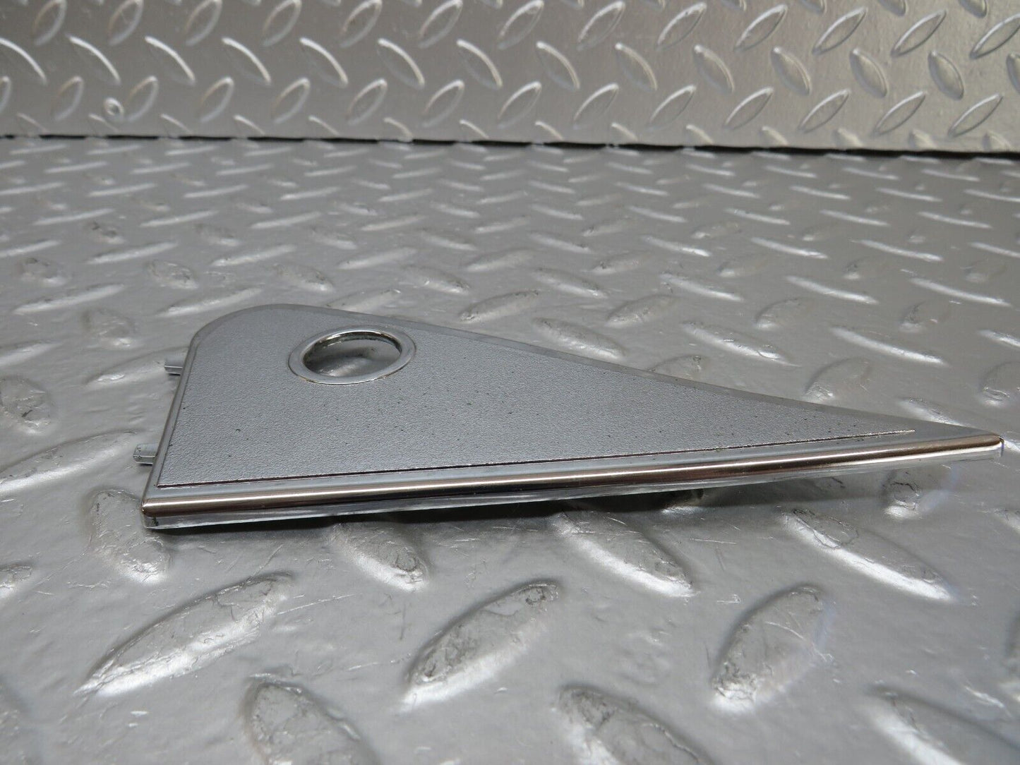 25558 Mercedes-Benz W123 200 Mirror Triangle Cover Right 1237250811