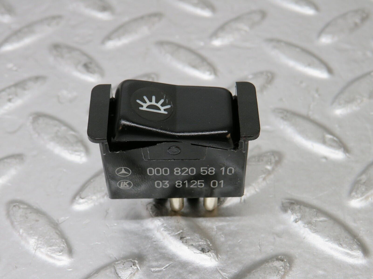 29718 Mercedes-Benz W123 230E Interior Dome Light Switch 0008205810