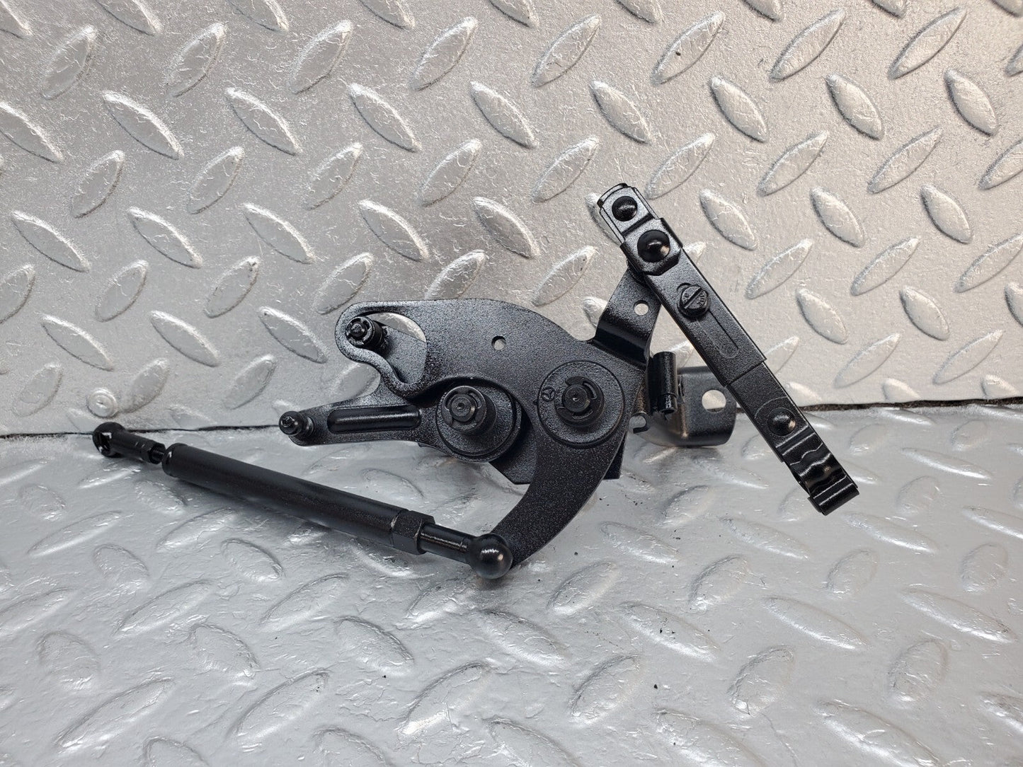 W126 throttle linkage used OEM