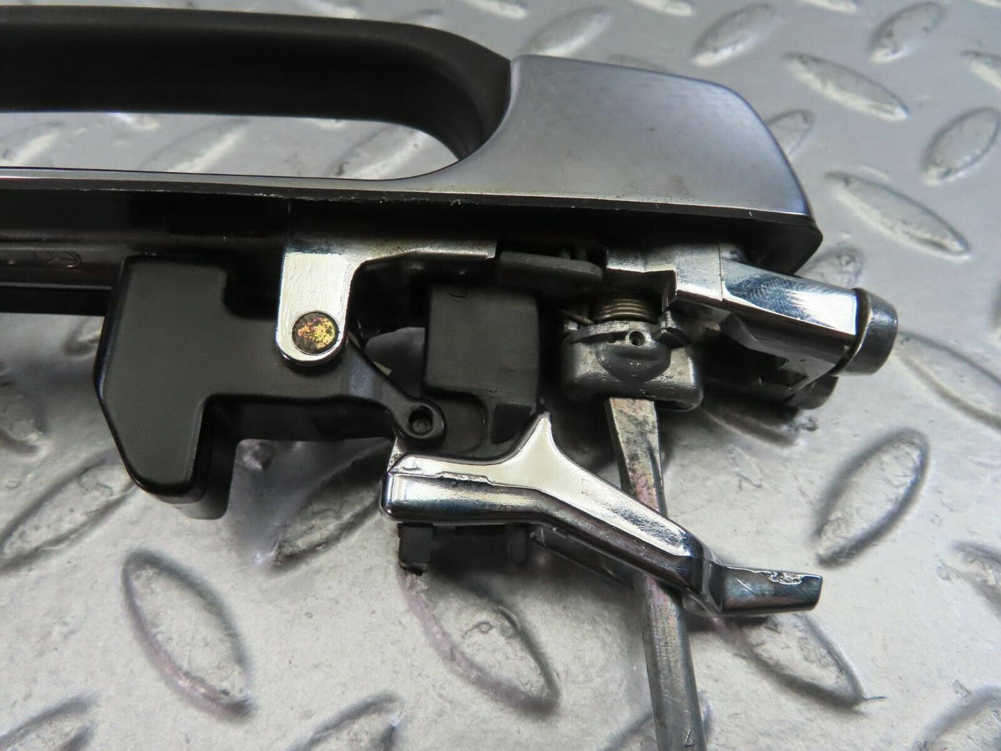 10824 Mercedes-Benz W123 230E Exterior Chrome Door Handle Front Left No Key