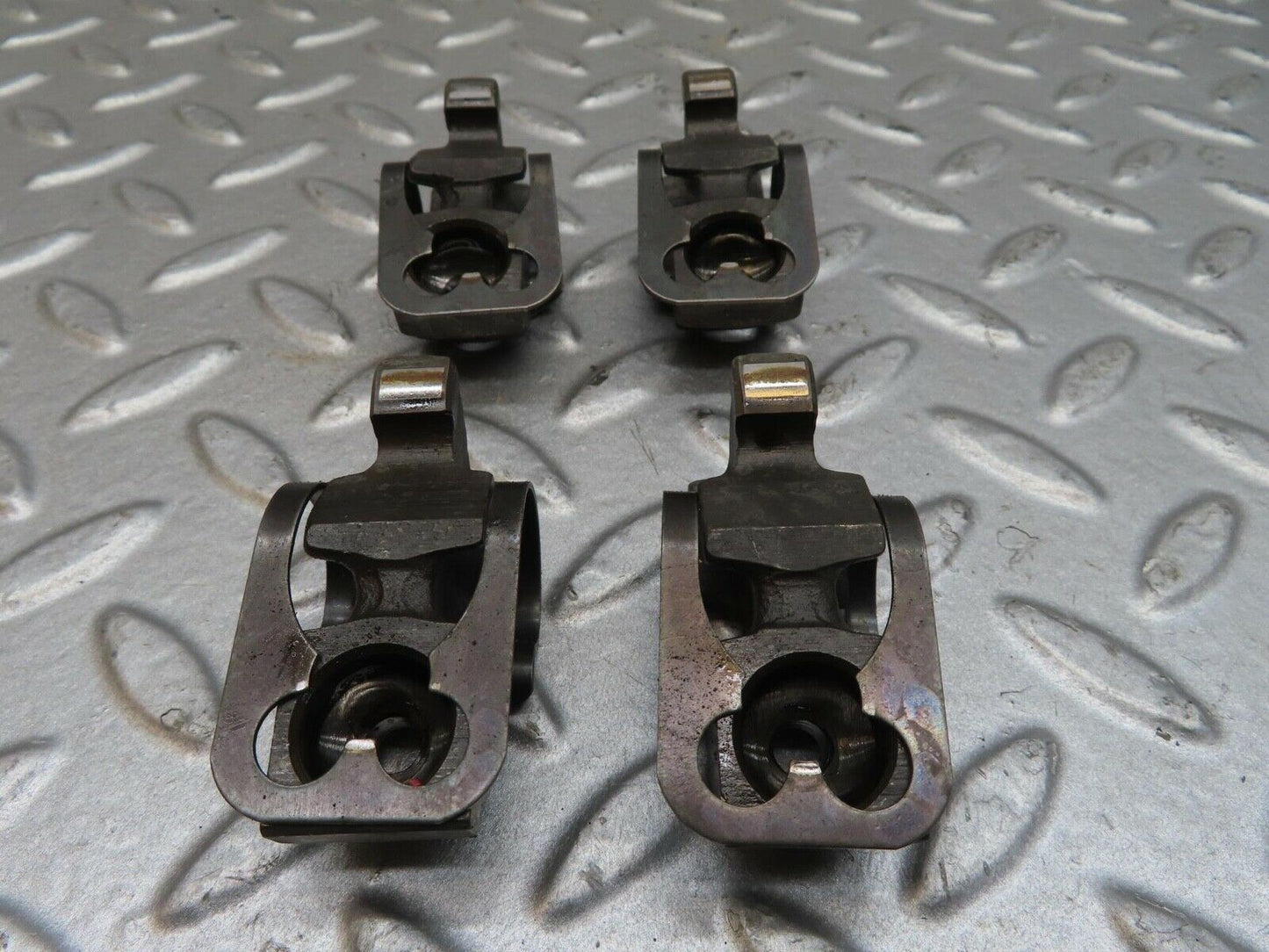 13792 Mercedes-Benz R107 450SL Valve Rocker Arm Set With Retaining Spring