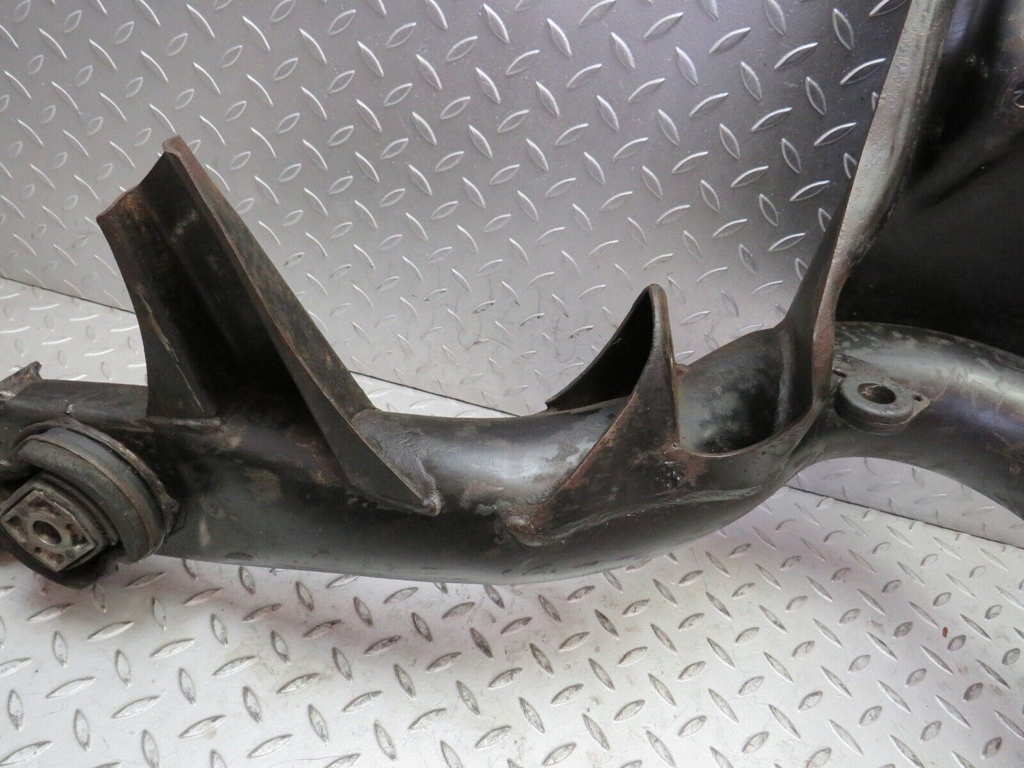 39968 Mercedes-Benz R107 350SL Rear Subframe Axle Carrier