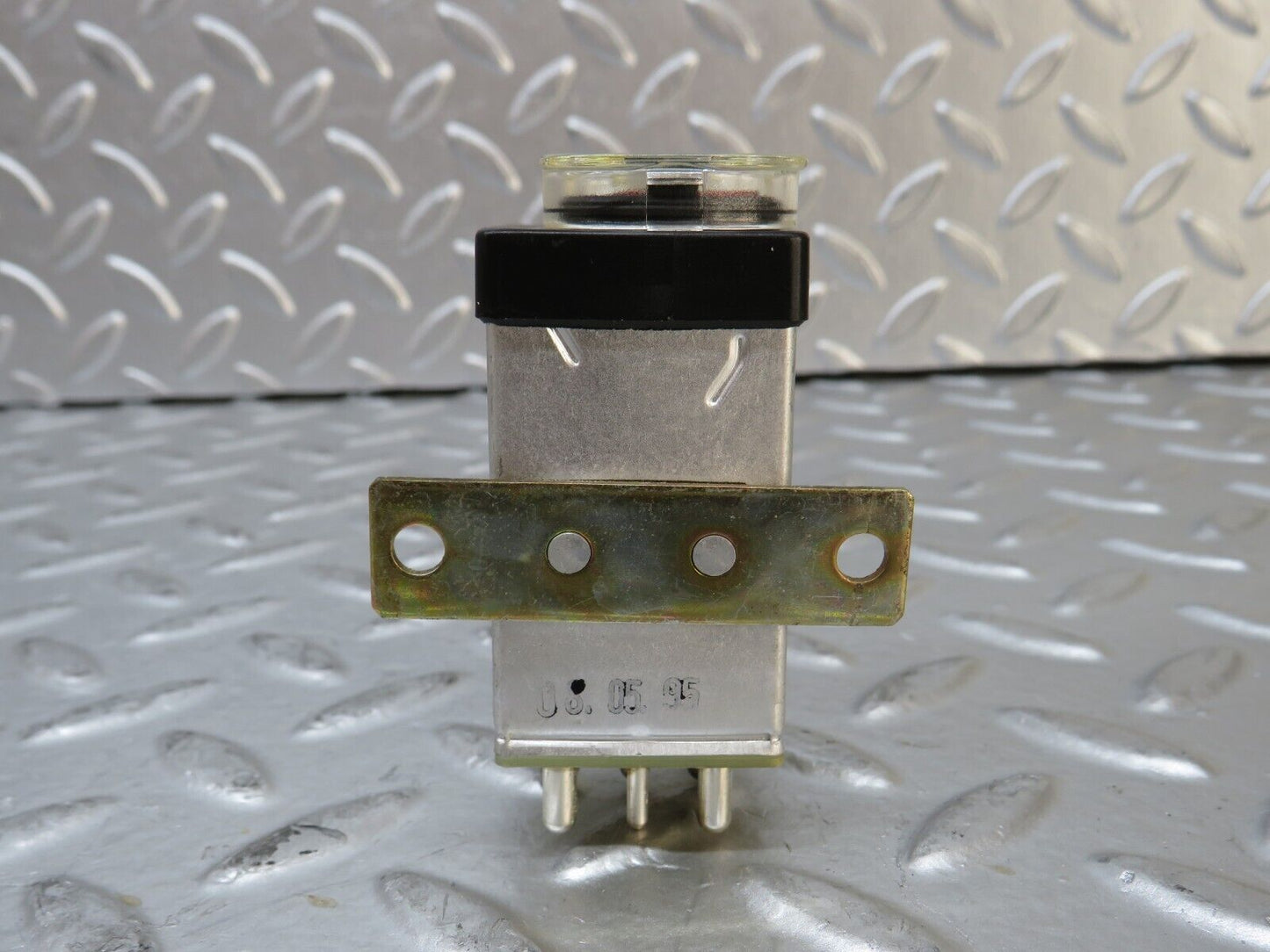 27548 Mercedes-Benz S124 300TE Wagon Overload Relay 2015403245