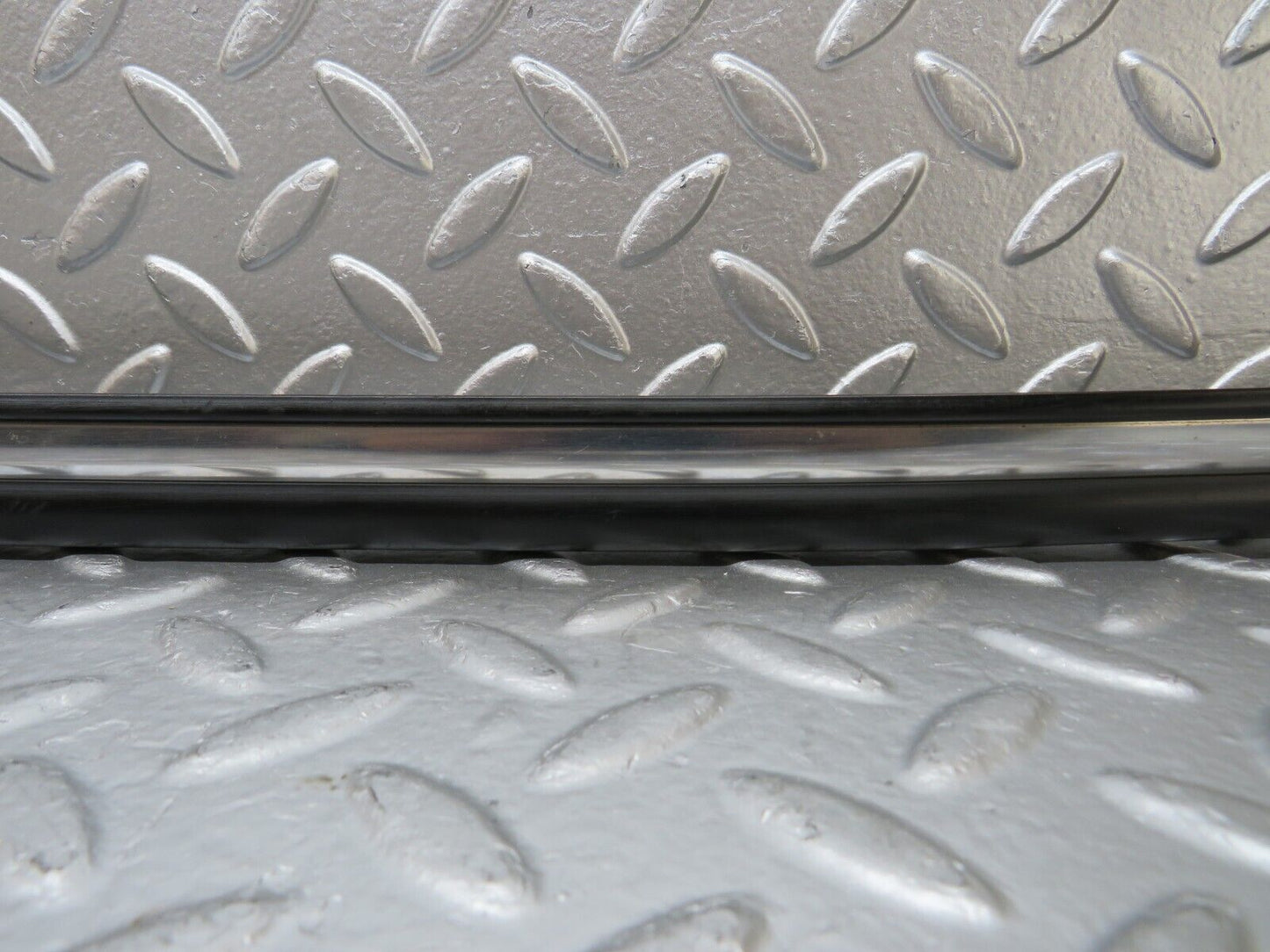 25600 Mercedes-Benz W123 200 Front Right Door Lower Moulding Trim