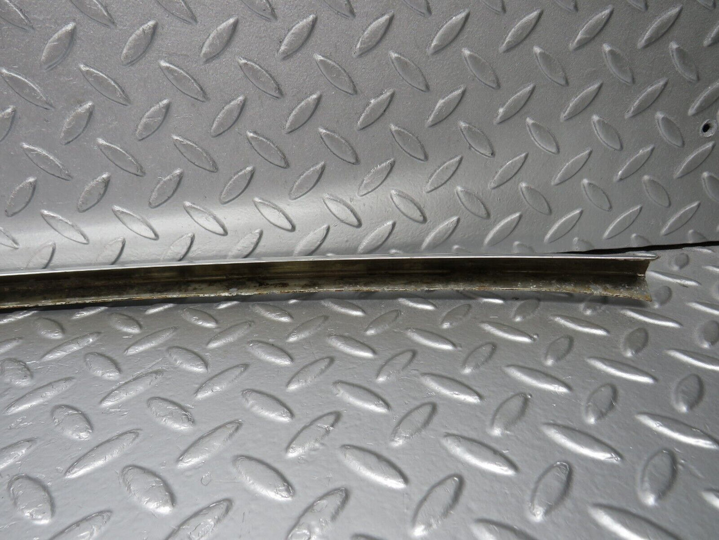 39859 Mercedes-Benz R107 350SL Hardtop Under Windshield Chrome Trim