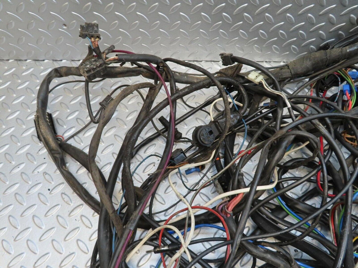 16142 Mercedes-Benz W123 280E Engine Chassis Body Wire Wiring Harness