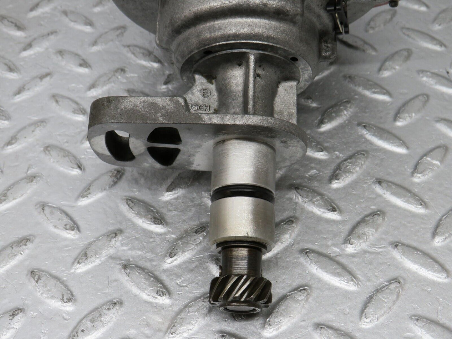 36262 Mercedes-Benz W126 420SE Ignition Distributor Bosch 0031584401 023750500