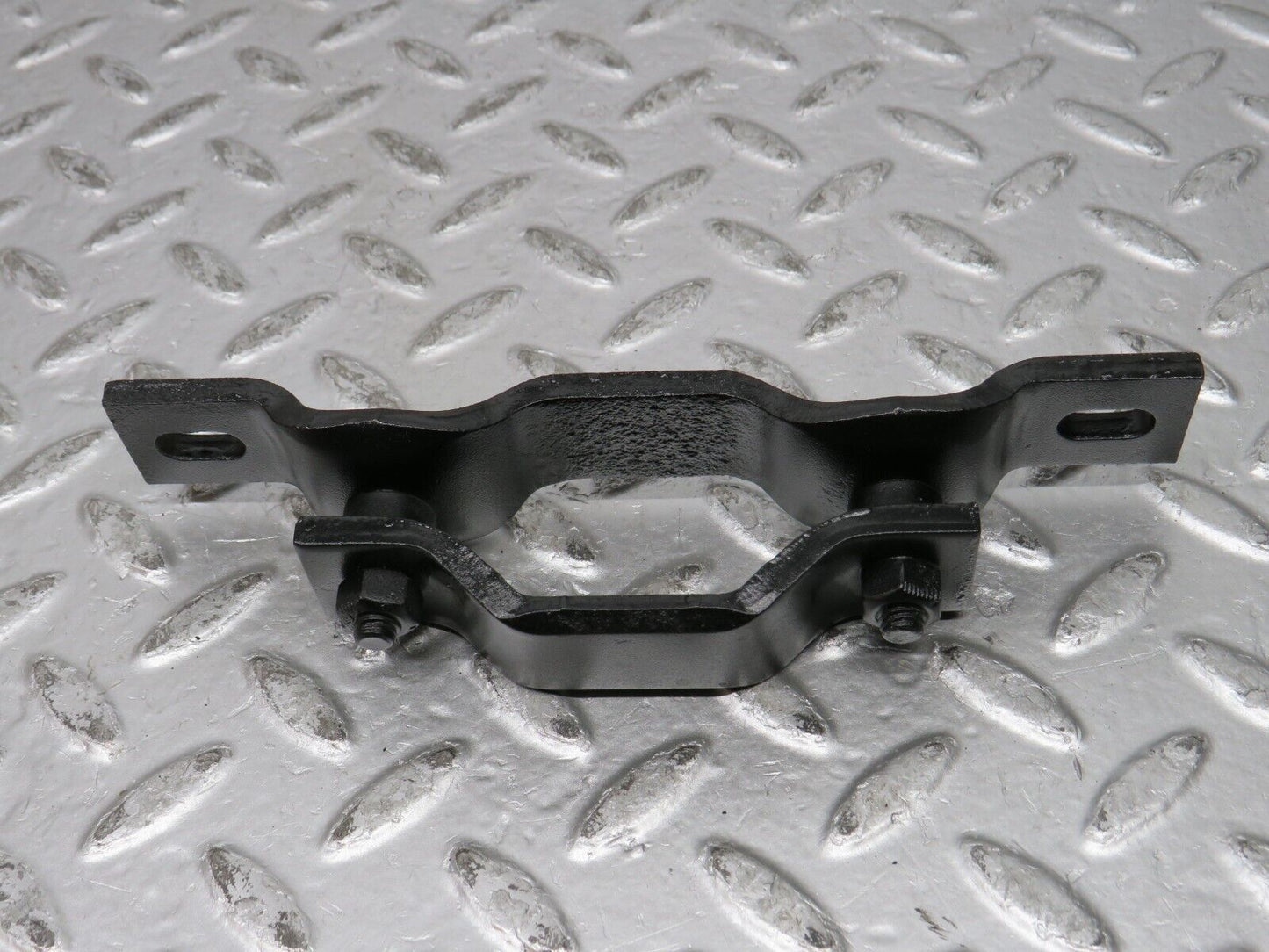 31994 Mercedes-Benz W123 230E Engine Mount Bracket Front
