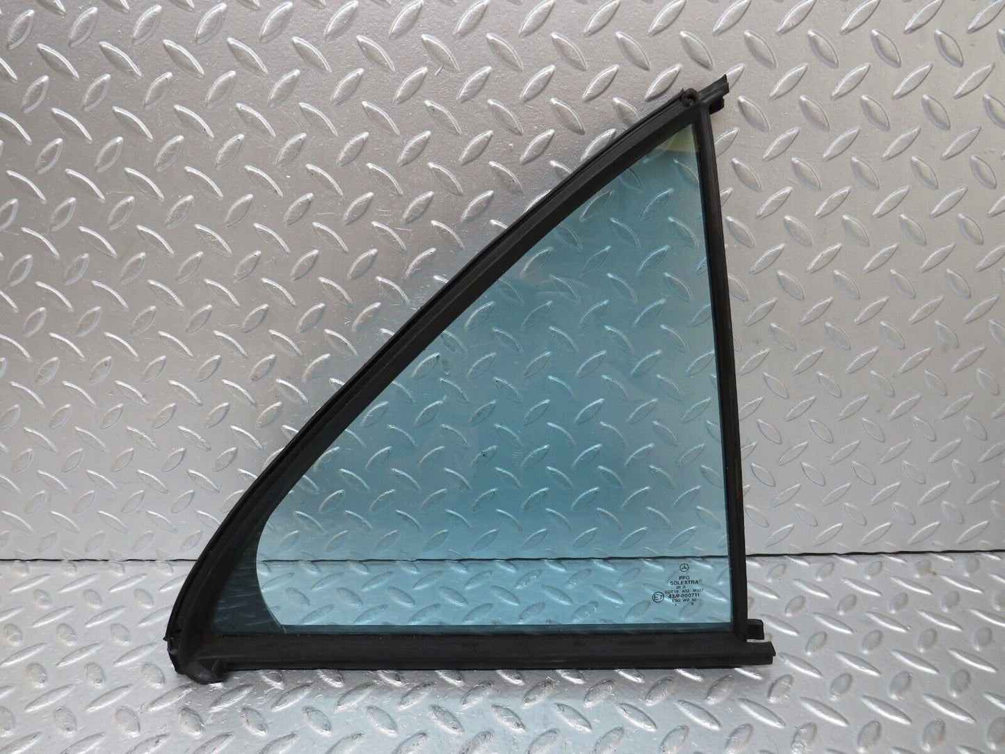 35060 Mercedes-Benz W210 320E Rear Right Quarter Window Glass 2107350224