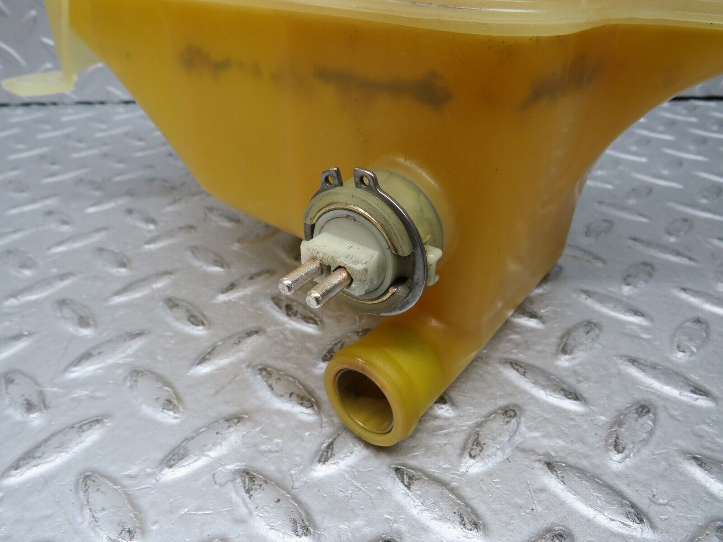 36467 Mercedes-Benz W201 190E Coolant Reservoir Tank 1245000649 1235010015