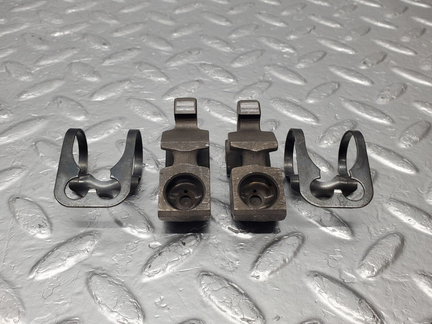 46608 Mercedes-Benz C123 280CE Coupe Valve Rocker Arm With Spring And Tappet