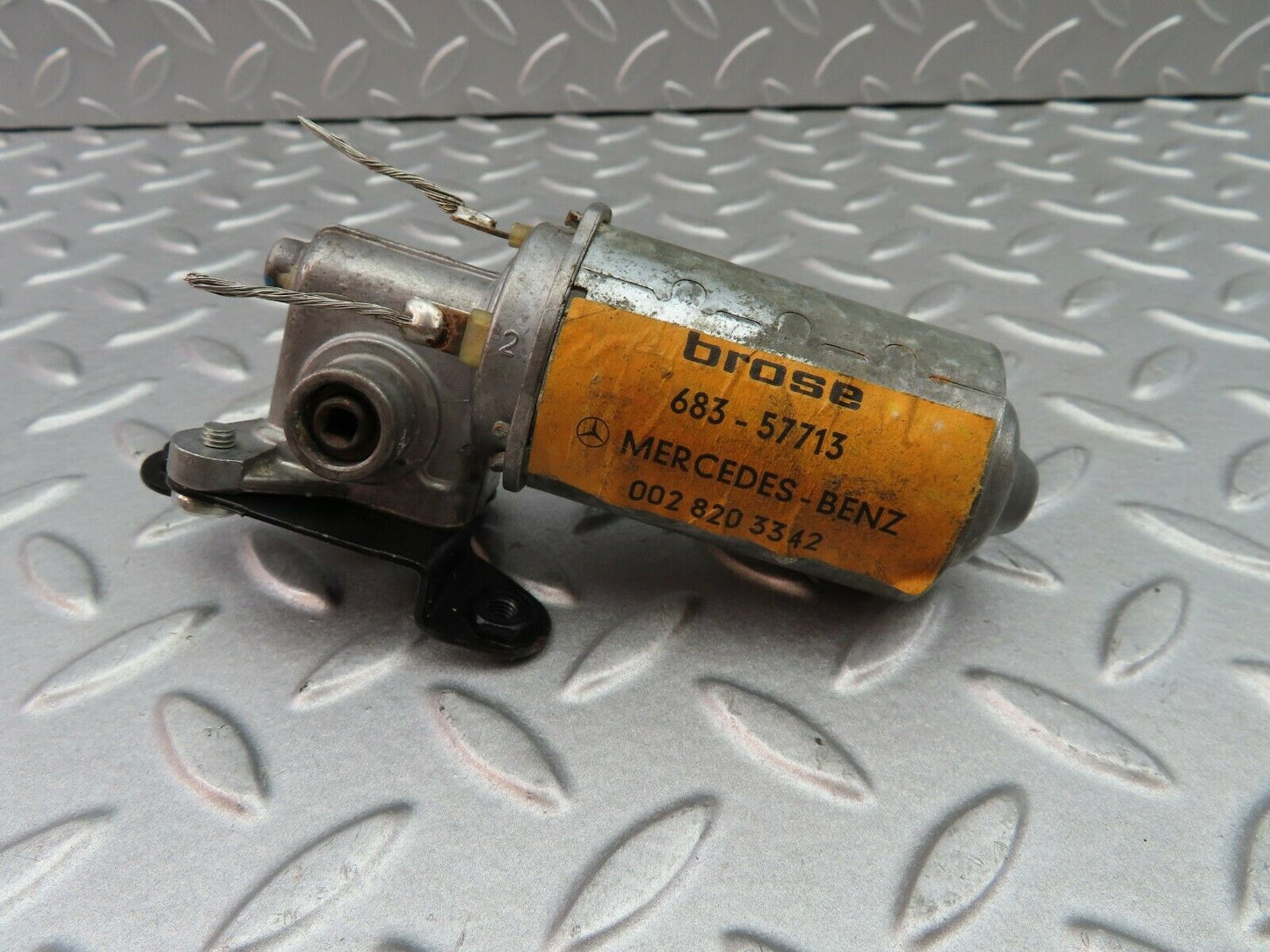 6229 Mercedes-Benz W126 380SE Headrest Adjustment Motor Left Side 0028203342