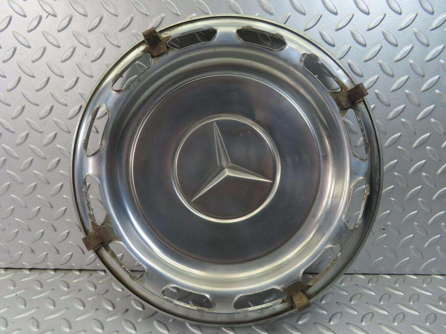 8420 Mercedes-Benz Vintage Wheel Trim Hub Cap 14