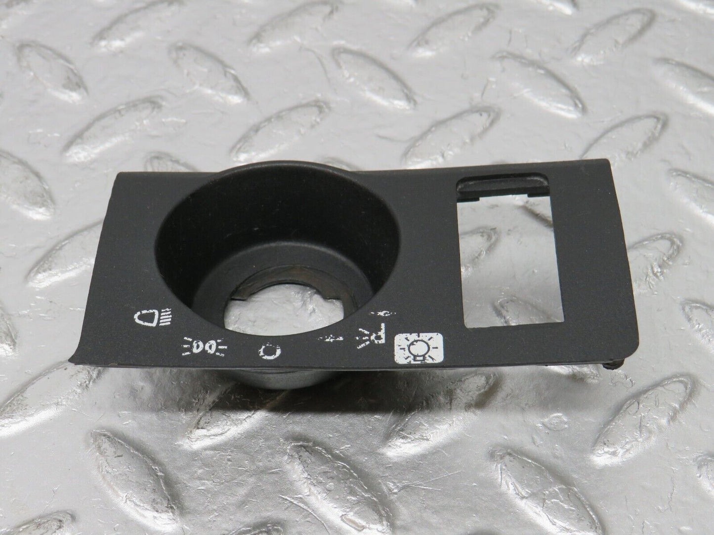 34351 Mercedes-Benz C126 380SEC Headlight Switch Cover Trim Surround 126689018