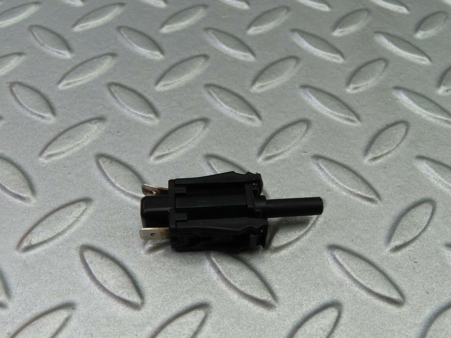 6099 Mercedes-Benz W126 380SE Door Contact Switch 0015458714