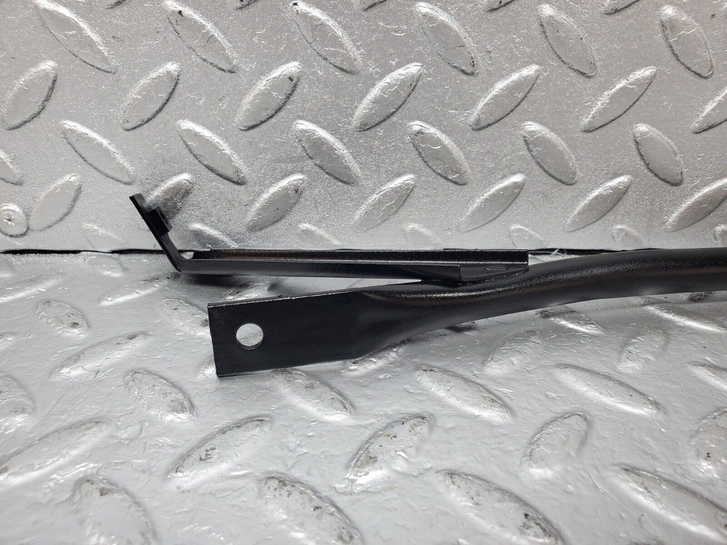 44510 Mercedes-Benz W123 280E Horn Bracket