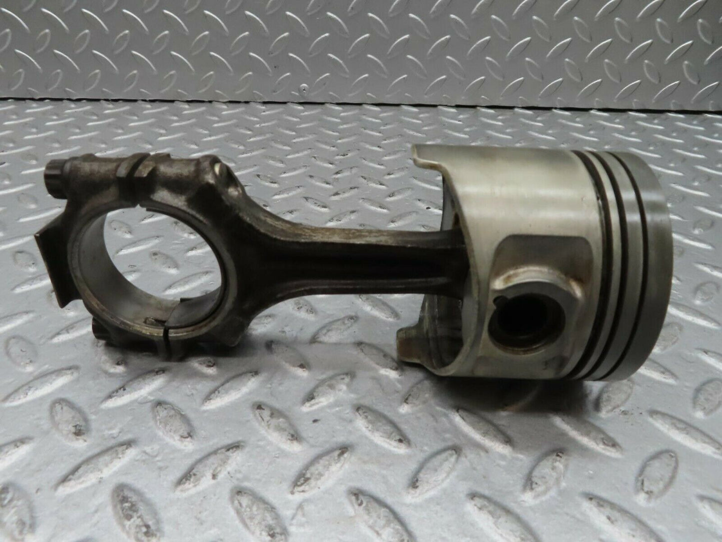 16684 Mercedes-Benz C107 380SLC Piston With Connecting Rod 92.005 mm