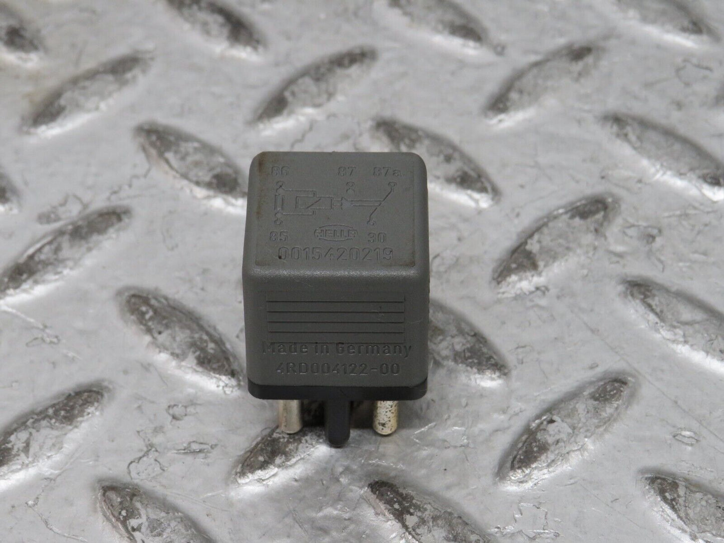27866 Mercedes-Benz W123 280E Multi Purpose Relay 0015420219