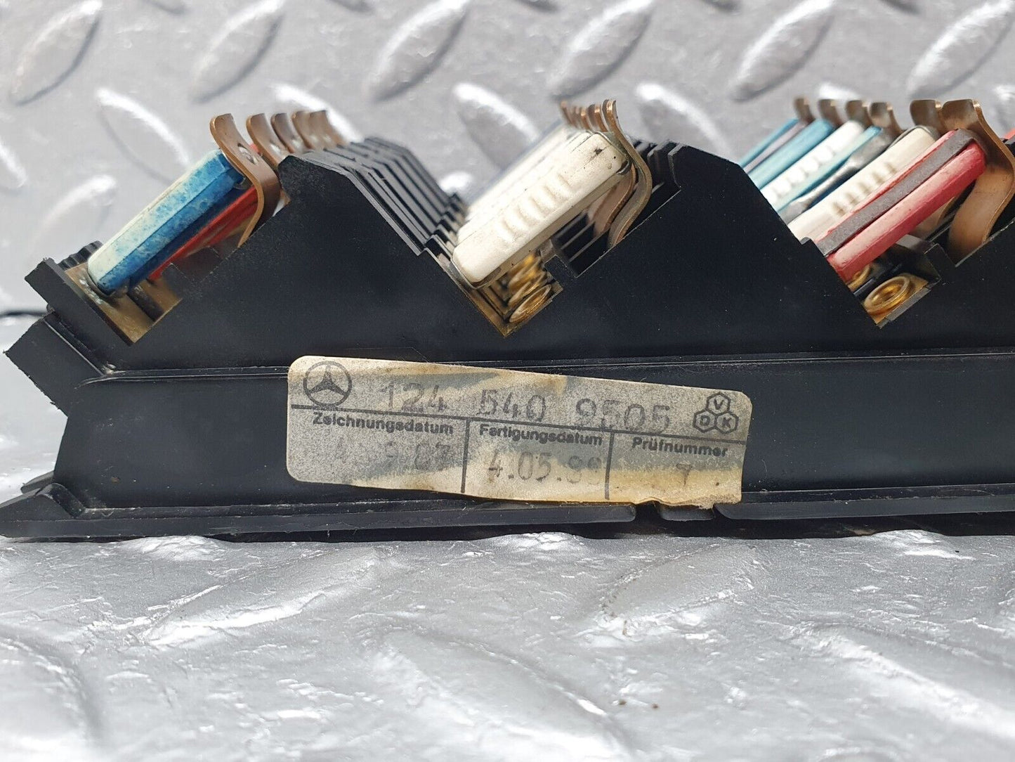 41542 Mercedes-Benz W124 200E Fuse Box 1245409505 1245400150