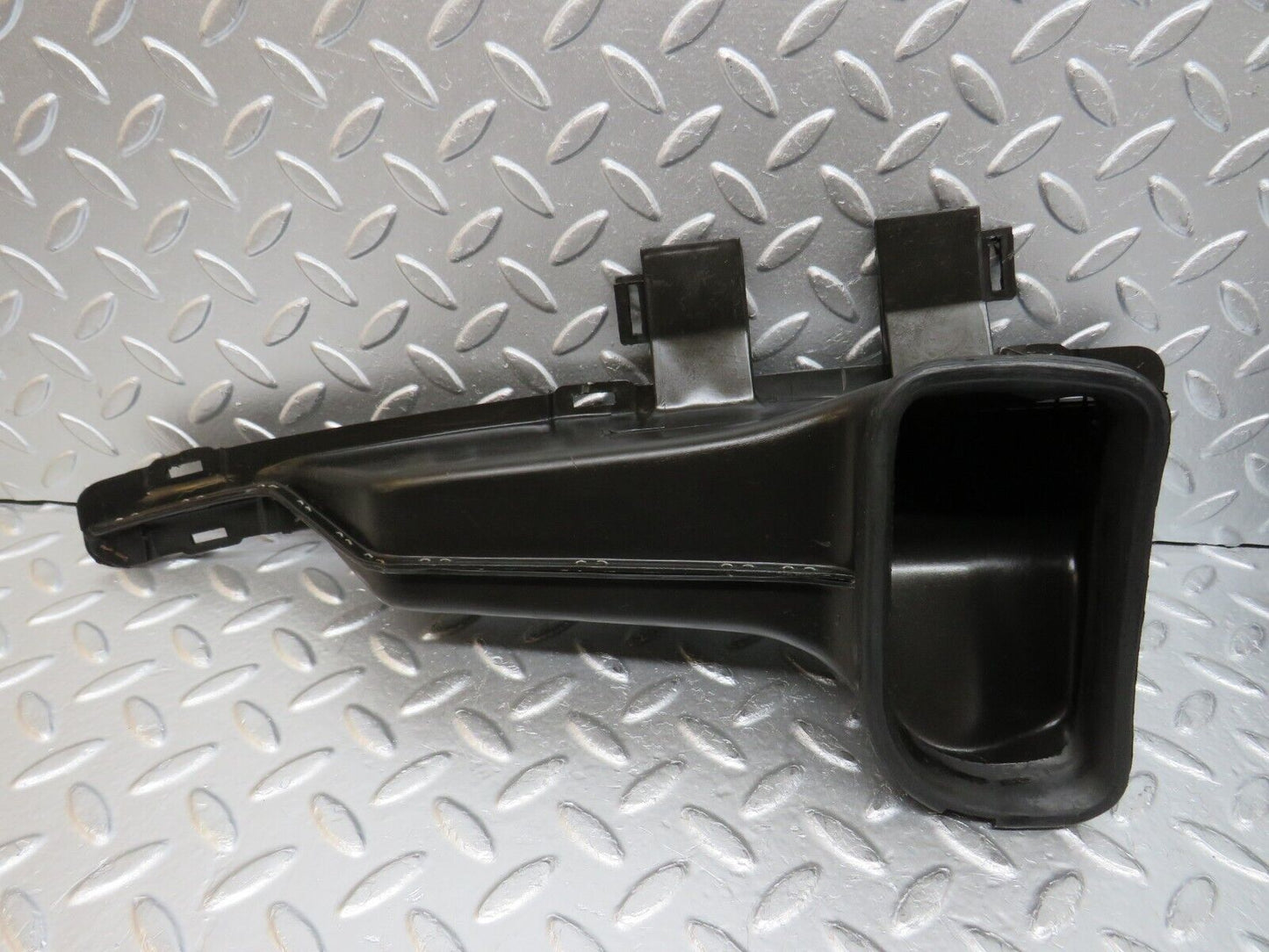 32434 Mercedes-Benz S124 300TE Wagon Air Duct Vent Pair
